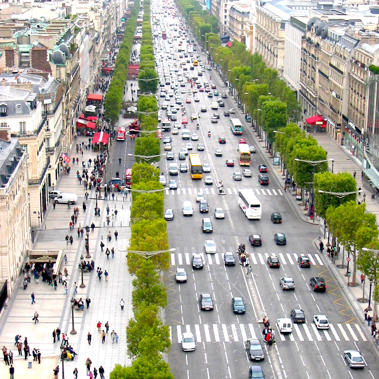 Champs Elysee von oben